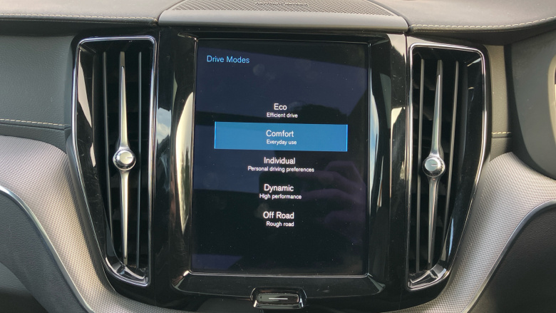 Volvo Xc60 2.0 B5P [250] R DESIGN Pro 5dr AWD Geartronic Petrol Estate